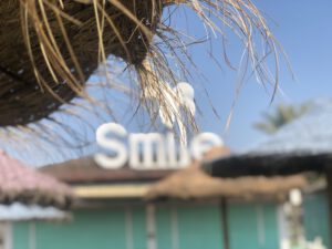Foto von einer Strandbar namens "smile"